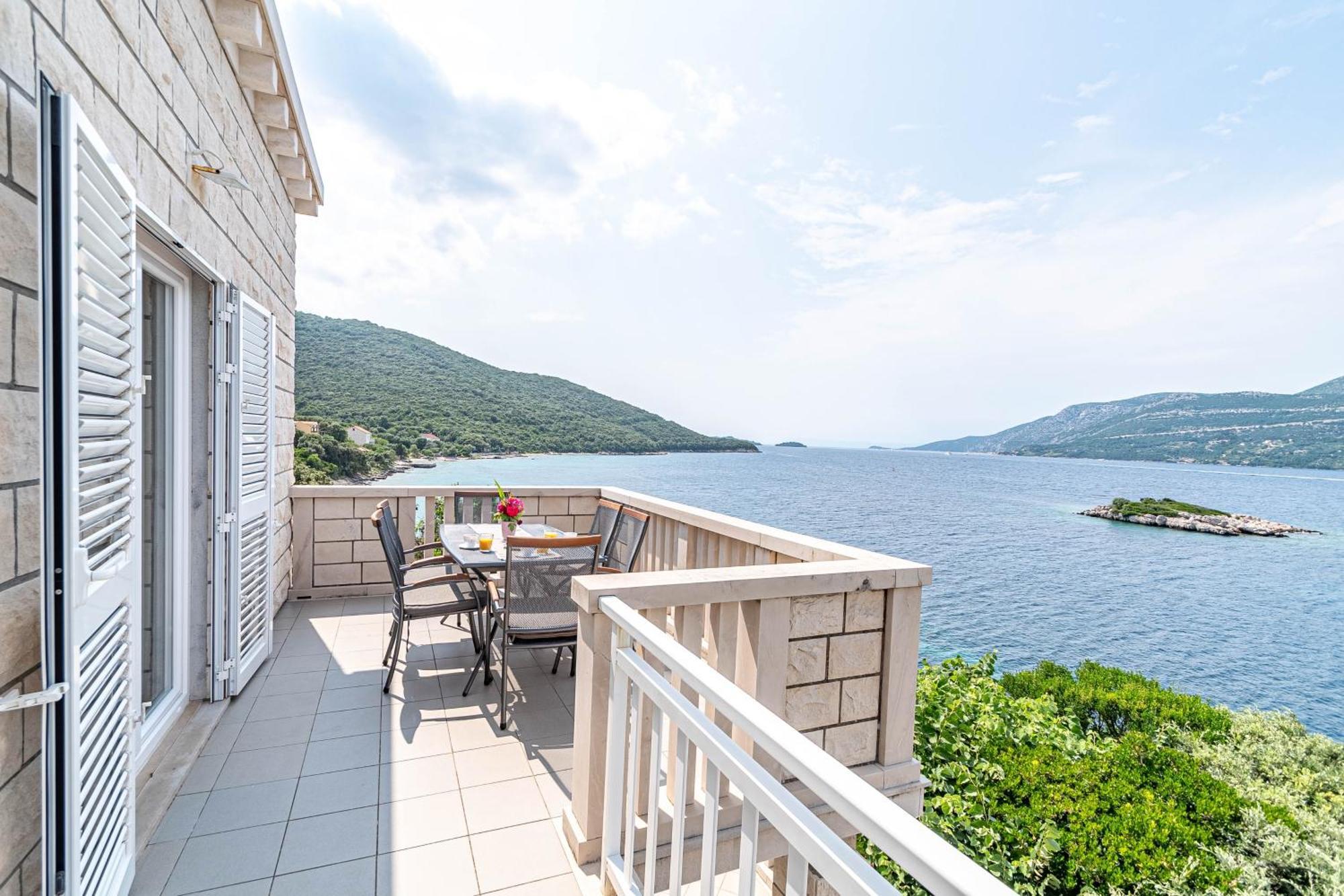 Apartments By The Sea Tri Zala, Korcula - 9237 Zrnovo Exterior photo