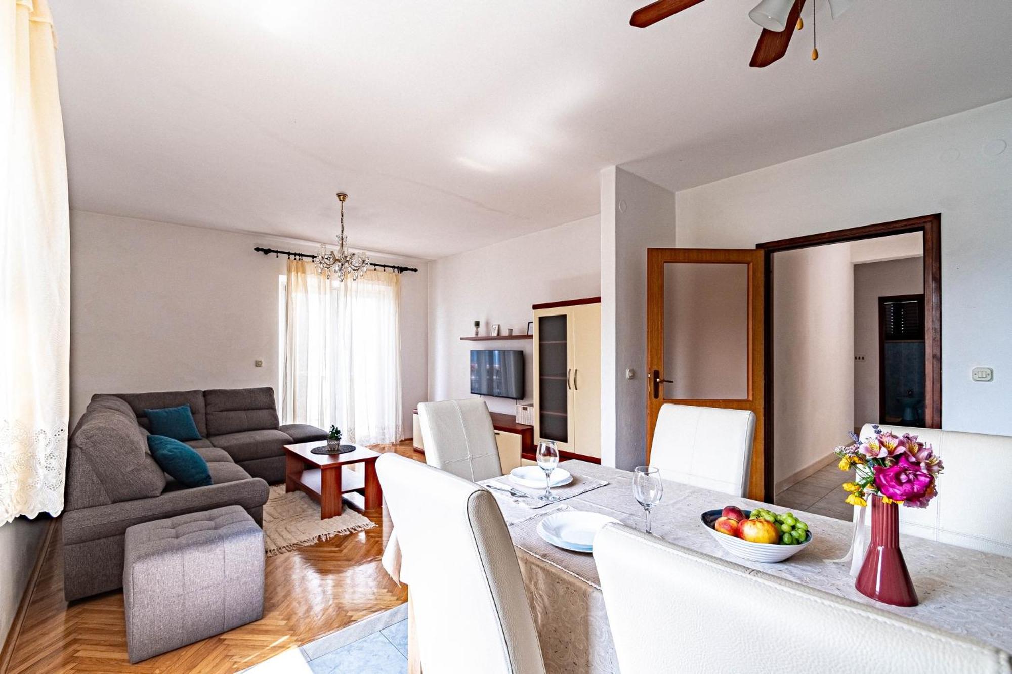 Apartments By The Sea Tri Zala, Korcula - 9237 Zrnovo Room photo